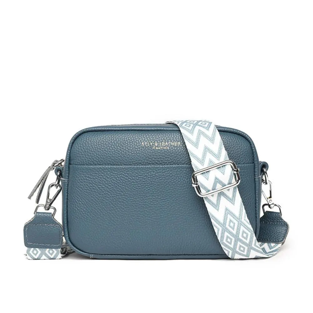 Elegant Crossbody Bag with Noble Design