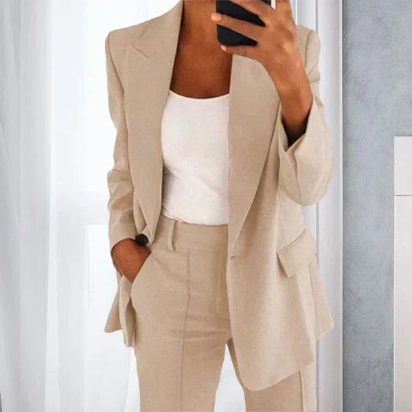 Daphne - Two-Piece Women's Suit