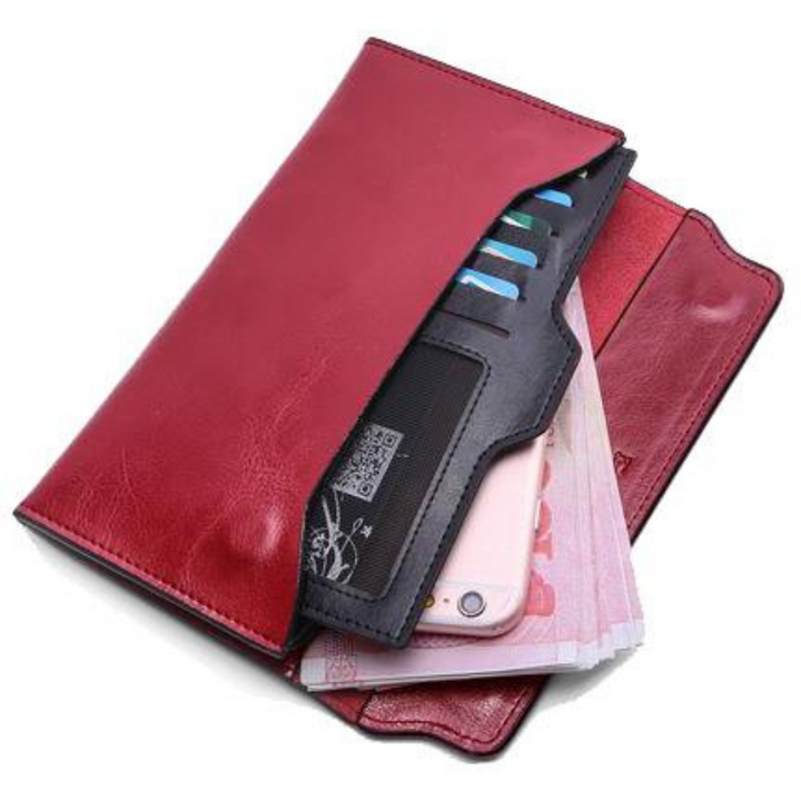 Classic Folding Wallet with Magnetic Closure