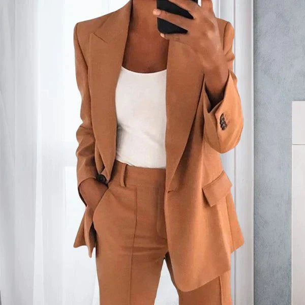 Daphne - Two-Piece Women's Suit