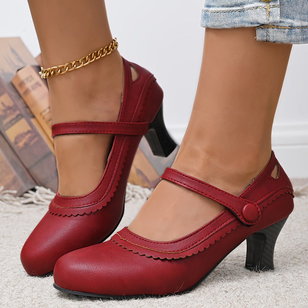 Linaise - Retro Styled Pumps