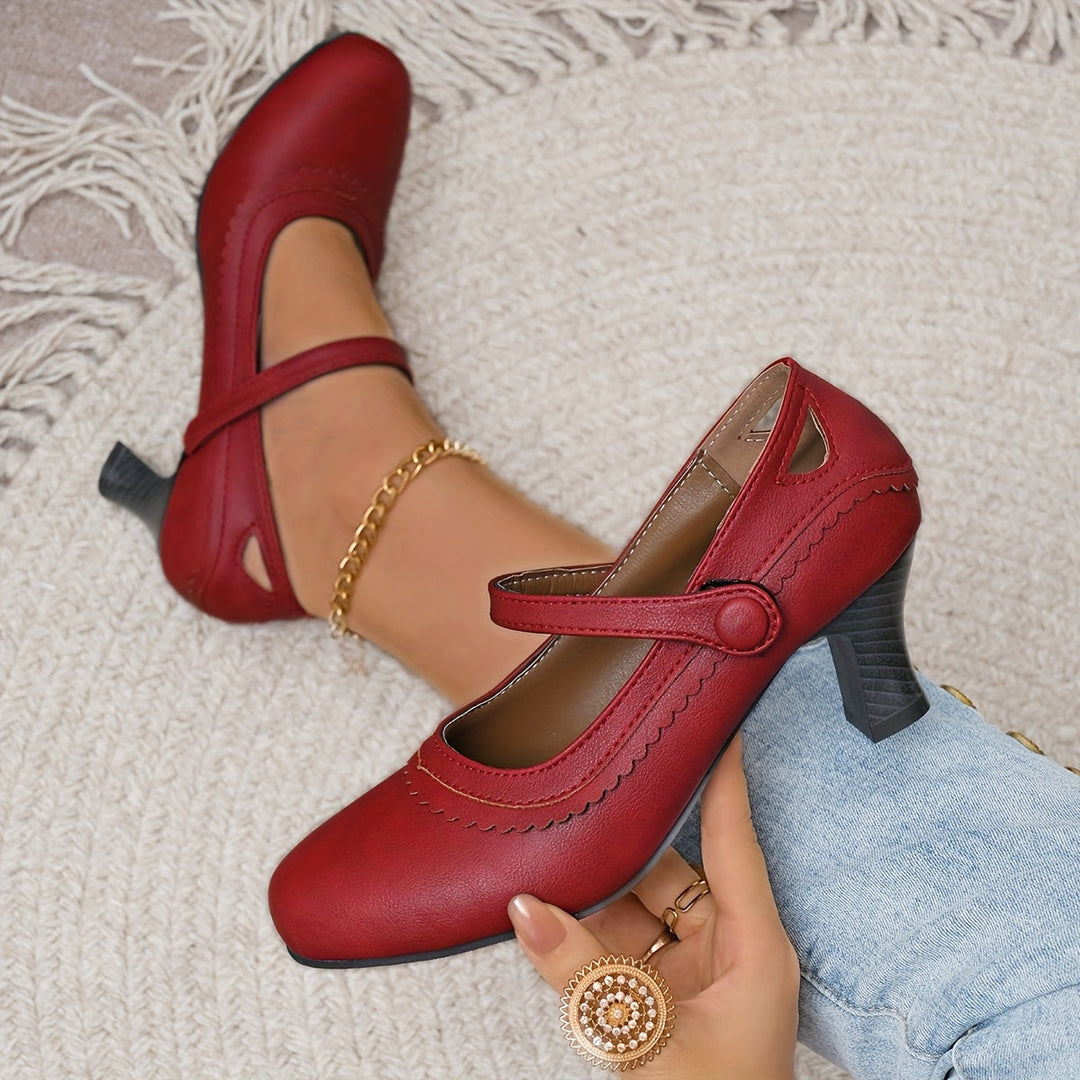 Linaise - Retro Styled Pumps