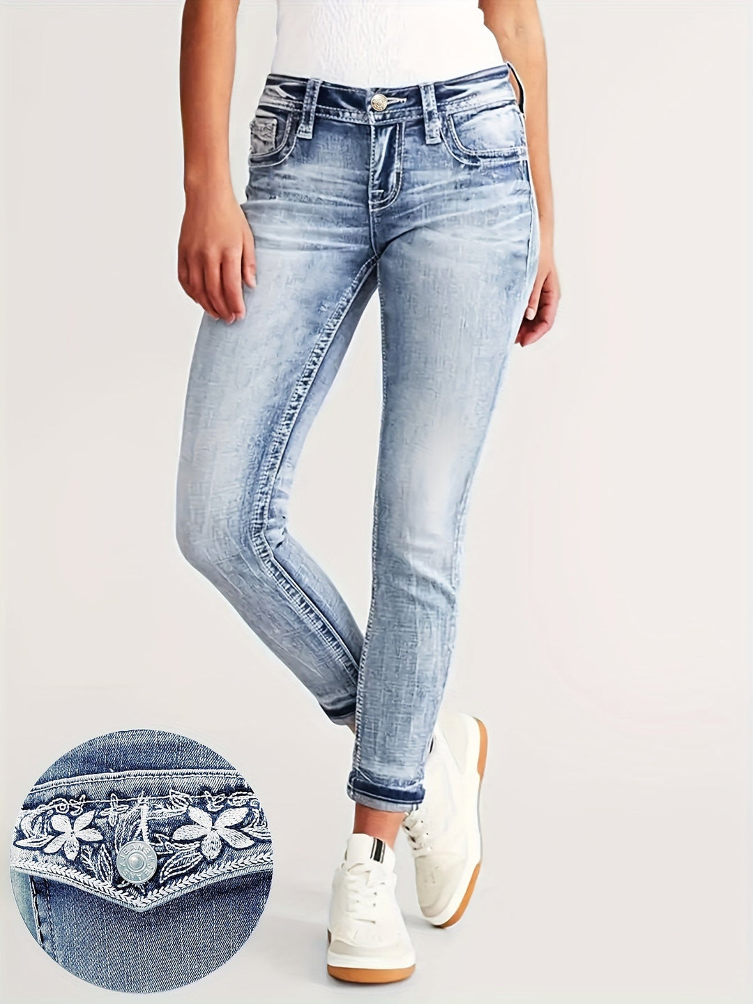 Nina - Figure-Hugging Denim Jeans