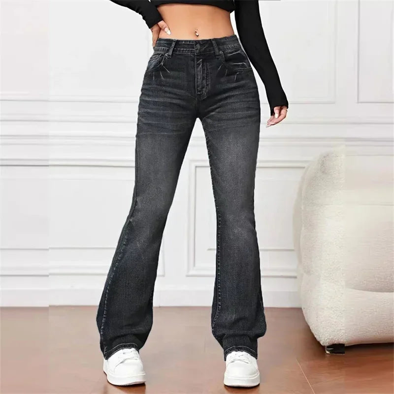 Sophia - Flared Jeans in Light Washed Denim