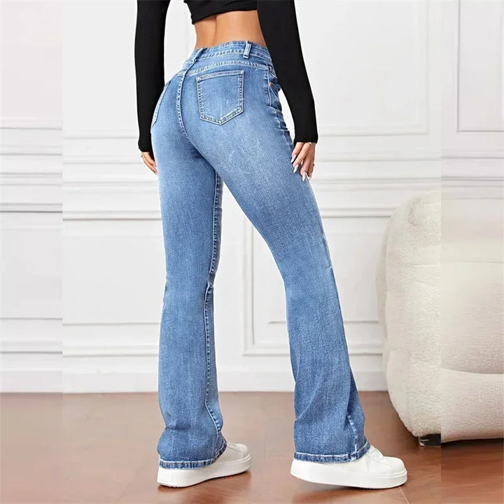 Sophia - Flared Jeans in Light Washed Denim