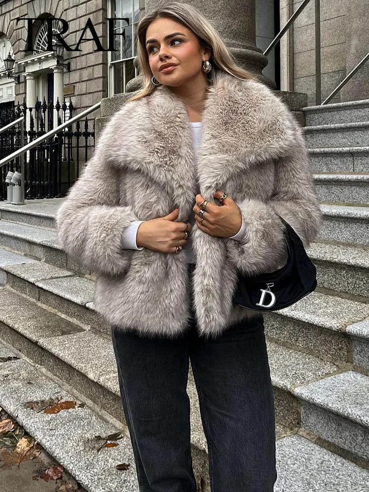 Patty - Luxurious Fur Coat