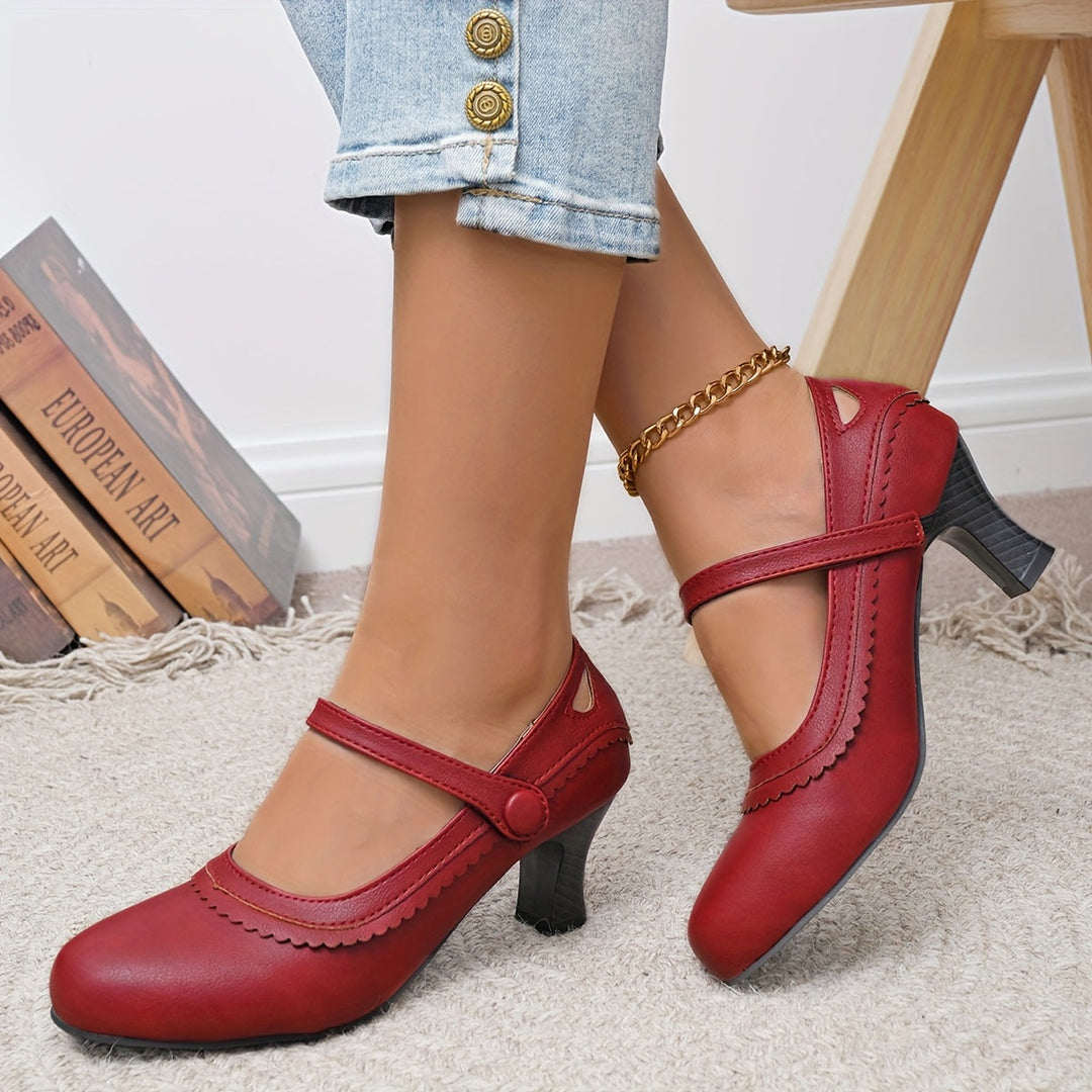 Linaise - Retro Styled Pumps