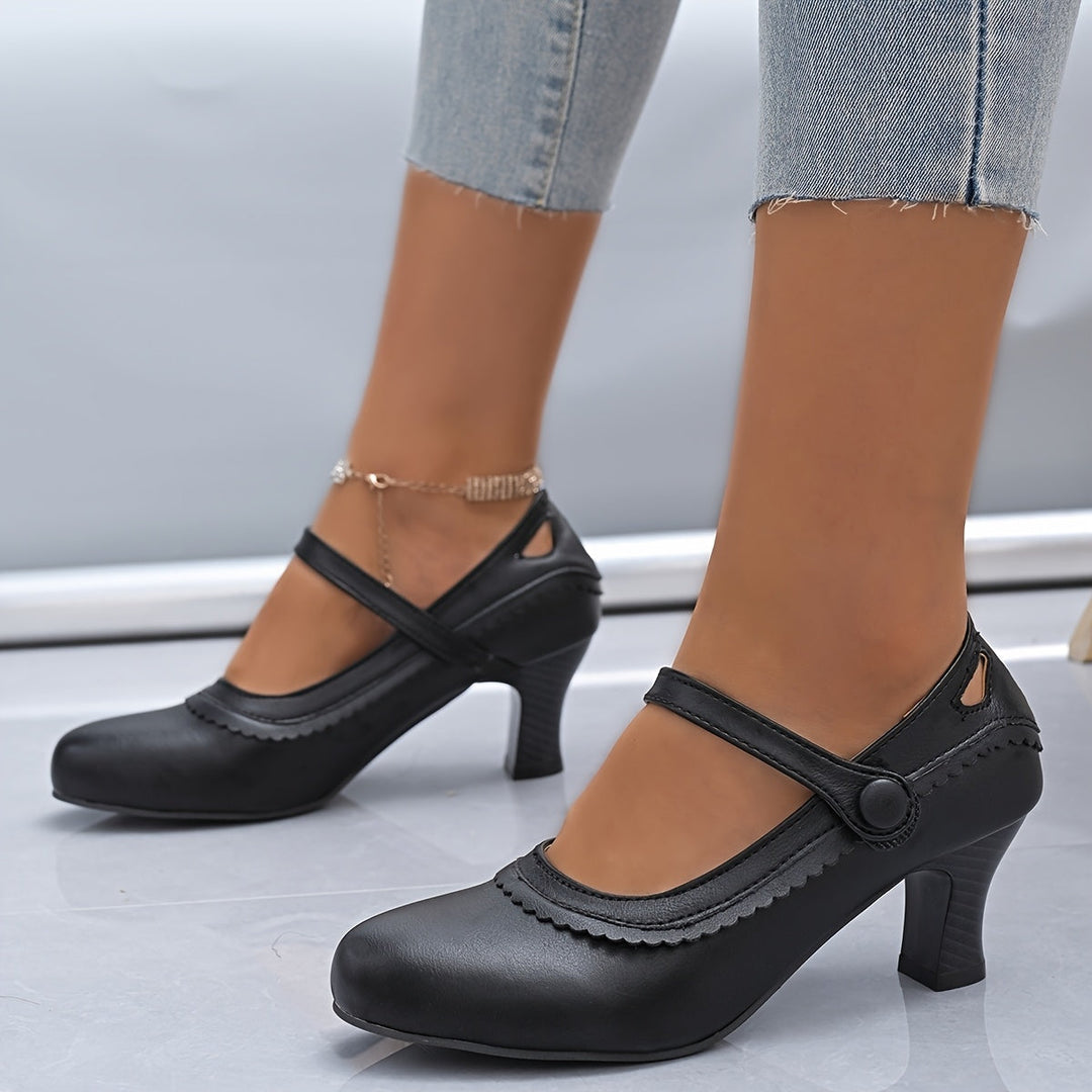 Linaise - Retro Styled Pumps